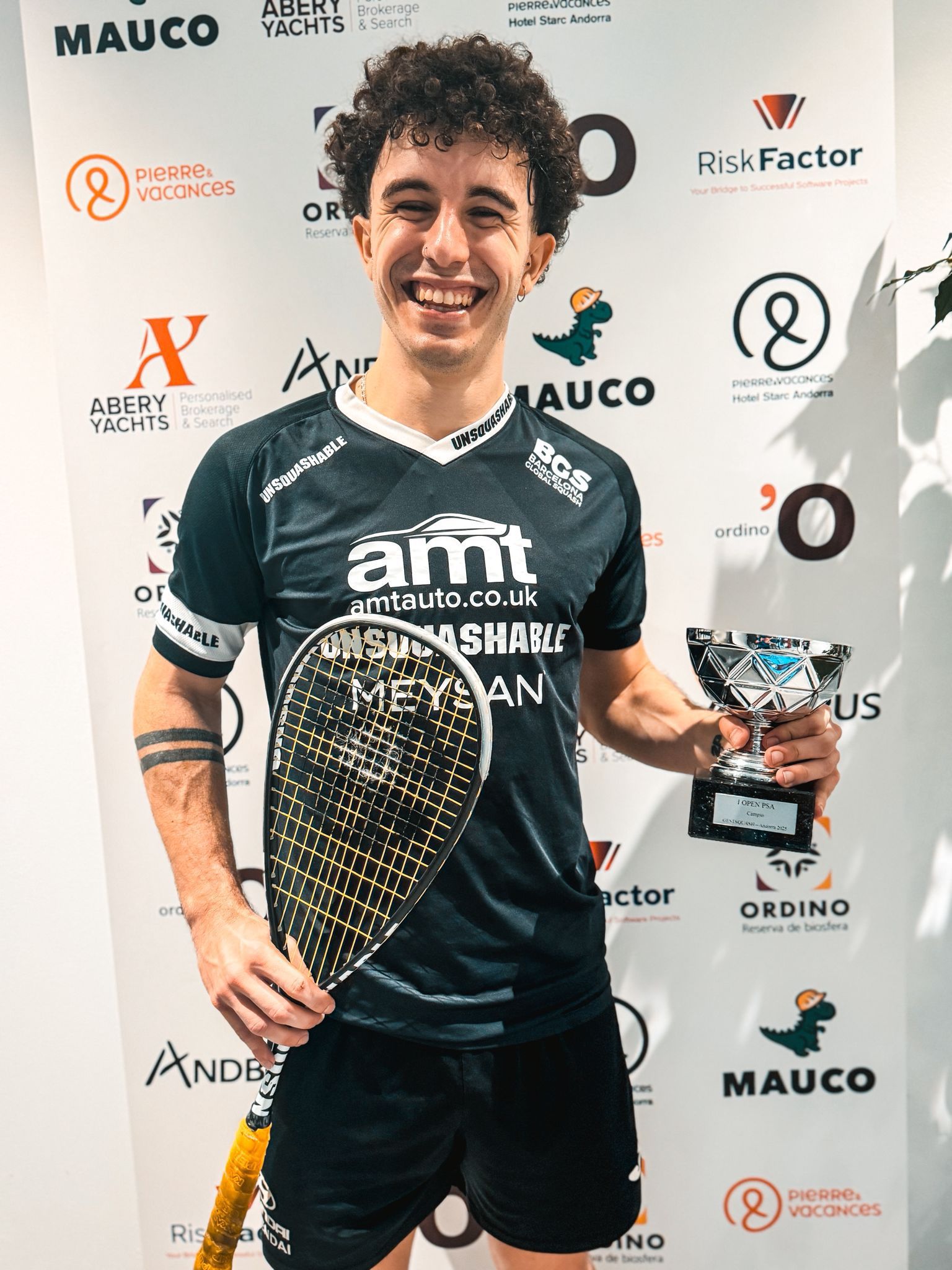 IVÁN PÉREZ SE HACE MAYOR: LEVANTA SU PRIMER «GRANDE» EN LA PSA